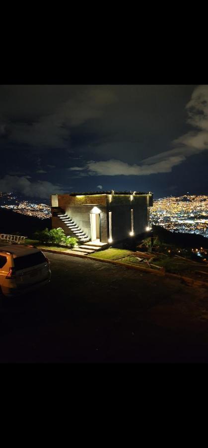 La Casa En El Aire Villa Medellín Buitenkant foto